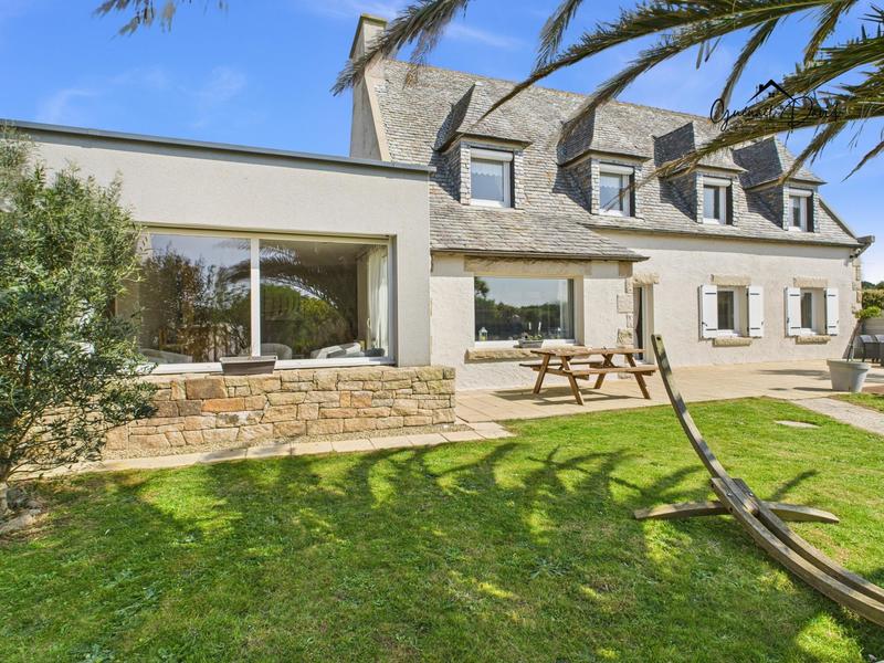 Villa - 214 m² - 9 pièces