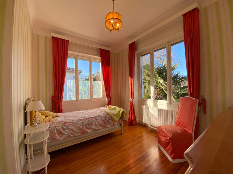 Maison - 210 m² - 7 pièces