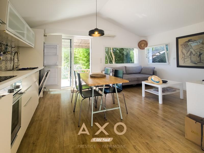 Maison - 300 m² - 10 pièces