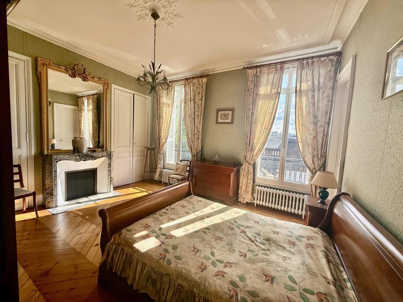 Maison - 160 m² - 8 pièces