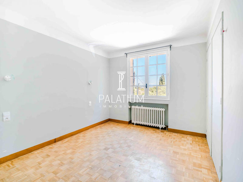 Maison - 210 m² - 8 pièces