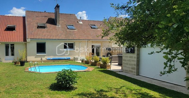 Maison - 161 m² - 8 pièces