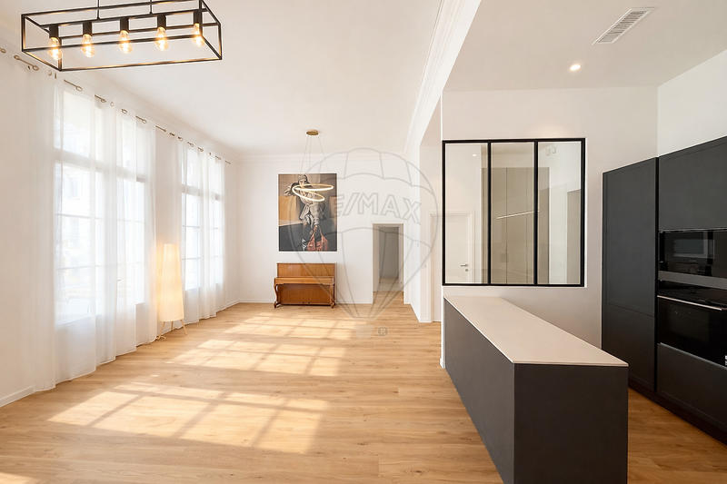 Appartement - 100 m² - 4 pièces