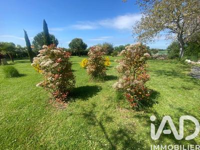 Maison - 305 m² - 15 pièces