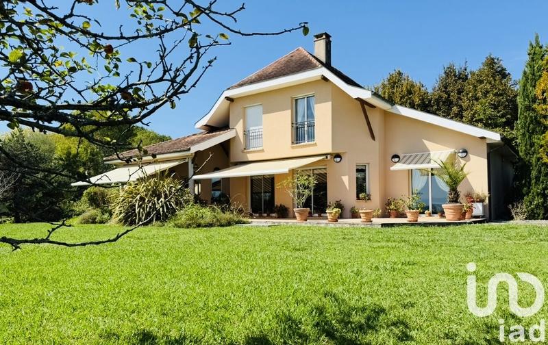 Maison de maîtres - 250 m² - 9 pièces