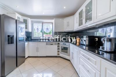 Pavillon - 140 m² - 7 pièces