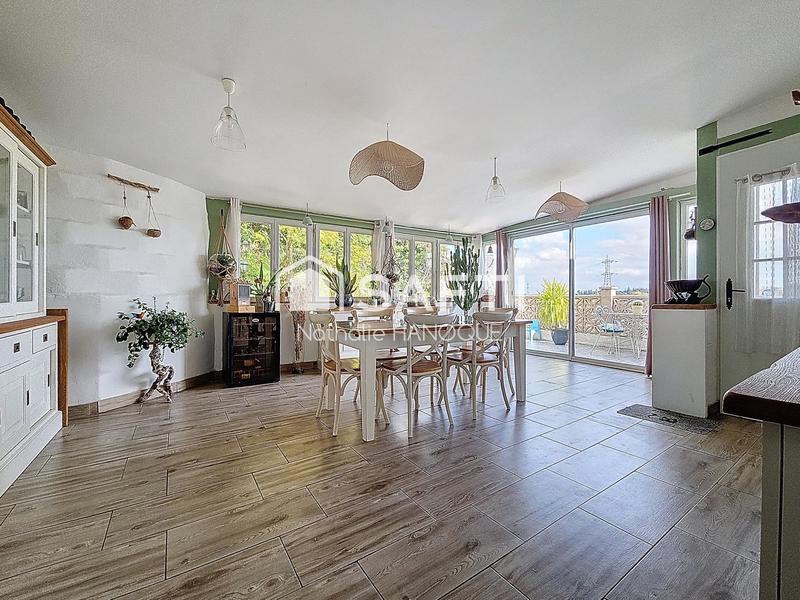 Maison - 120 m² - 6 pièces