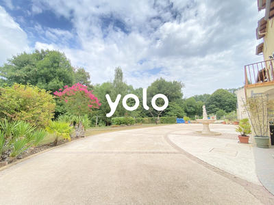 Maison traditionnelle - 200 m² - 8 pièces