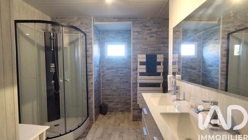 Maison - 256 m² - 9 pièces