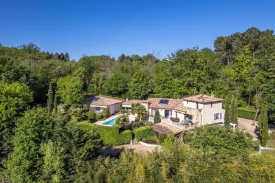 Maison - 340 m² - 11 pièces