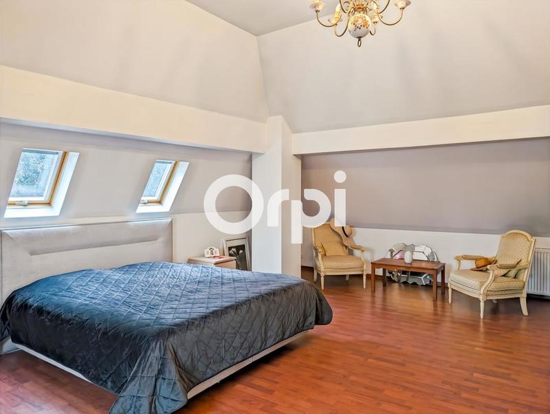 Maison - 213 m² - 6 pièces