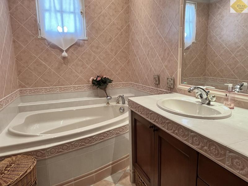 Maison - 138 m² - 7 pièces