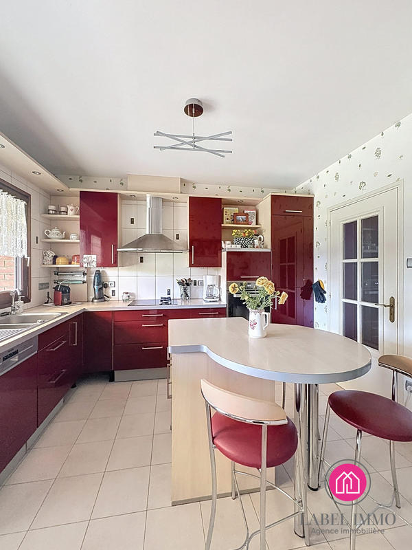 Maison - 176 m² - 8 pièces