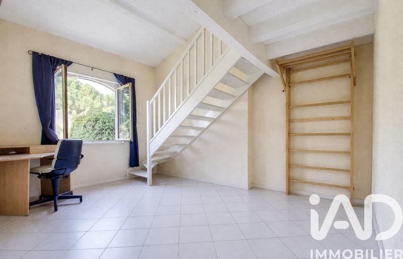 Maison - 231 m² - 7 pièces