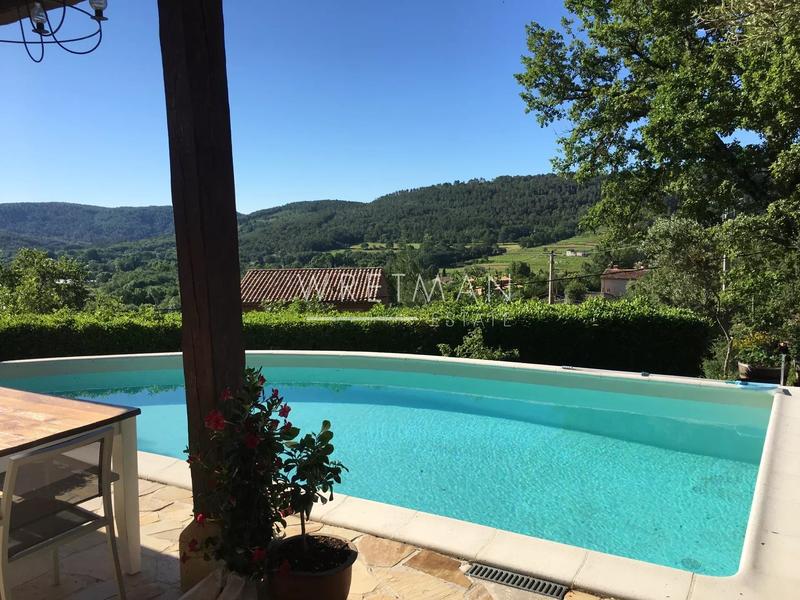 Maison - 111 m² - 4 pièces