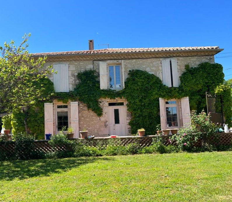 Maison - 260 m² - 7 pièces