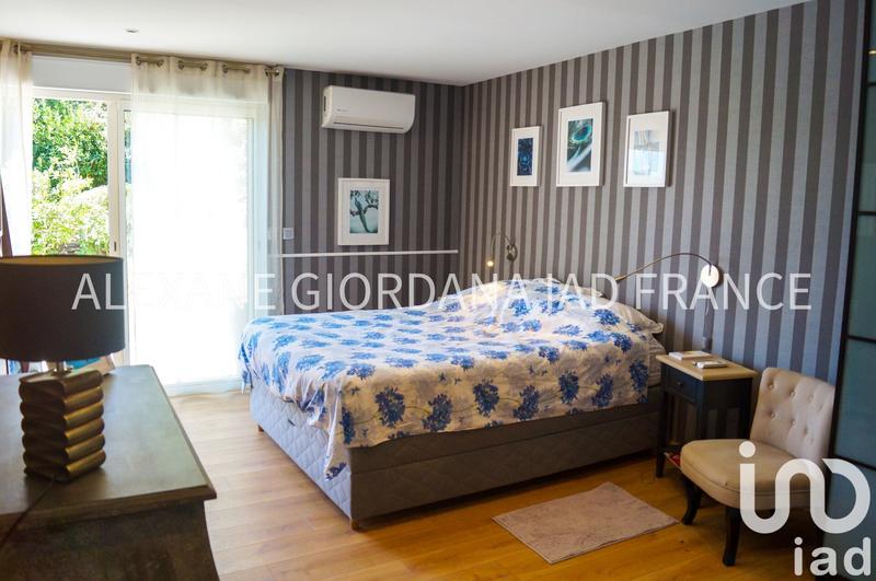 Maison - 195 m² - 7 pièces