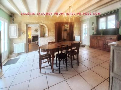 Maison - 200 m² - 8 pièces