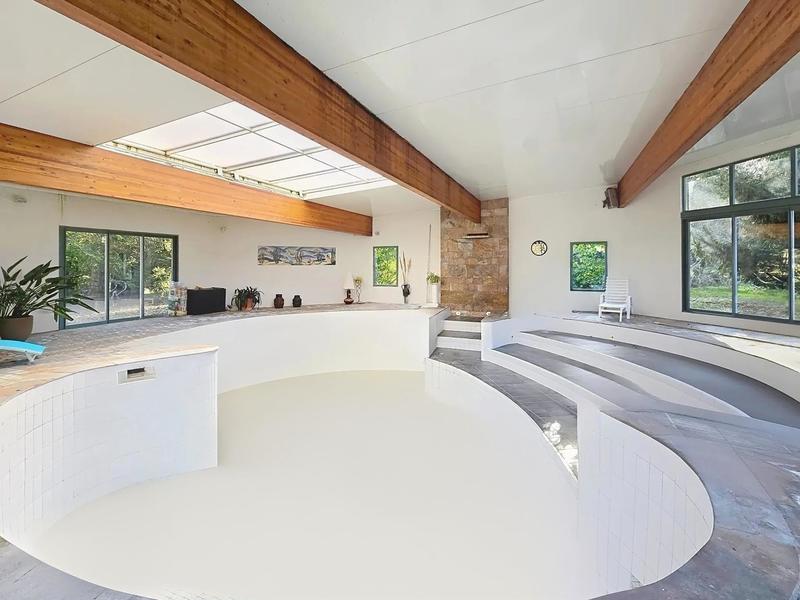 Maison - 240 m² - 7 pièces