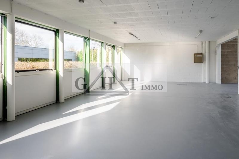 Entrepôt - 606 m²