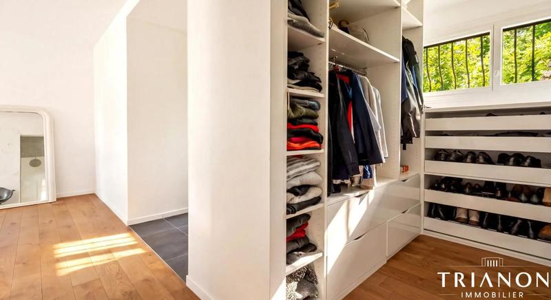 Maison - 307 m² - 10 pièces