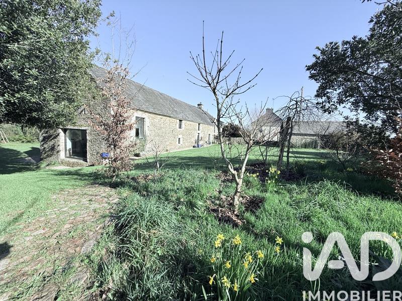 Maison - 367 m² - 11 pièces