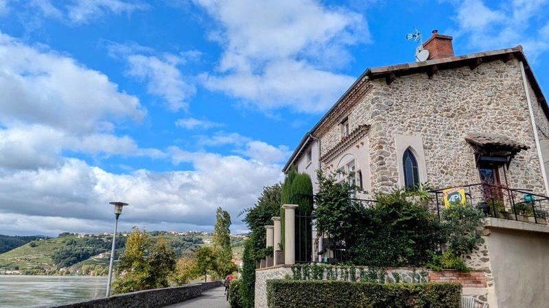 Maison en pierre - 140 m² - 4 pièces