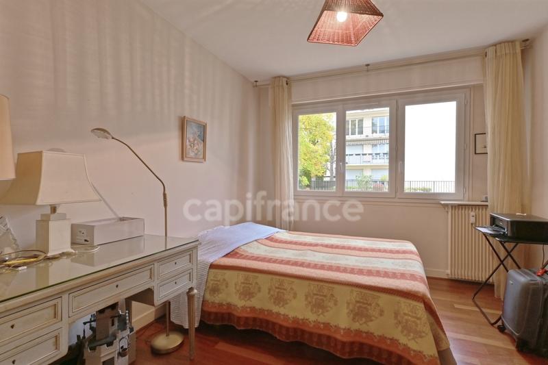 Appartement bourgeois - 103 m² - 5 pièces