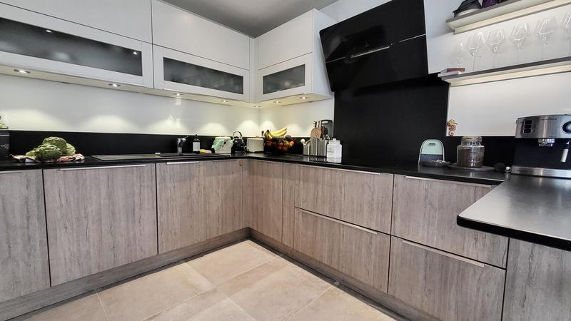 Appartement - 120 m² - 6 pièces