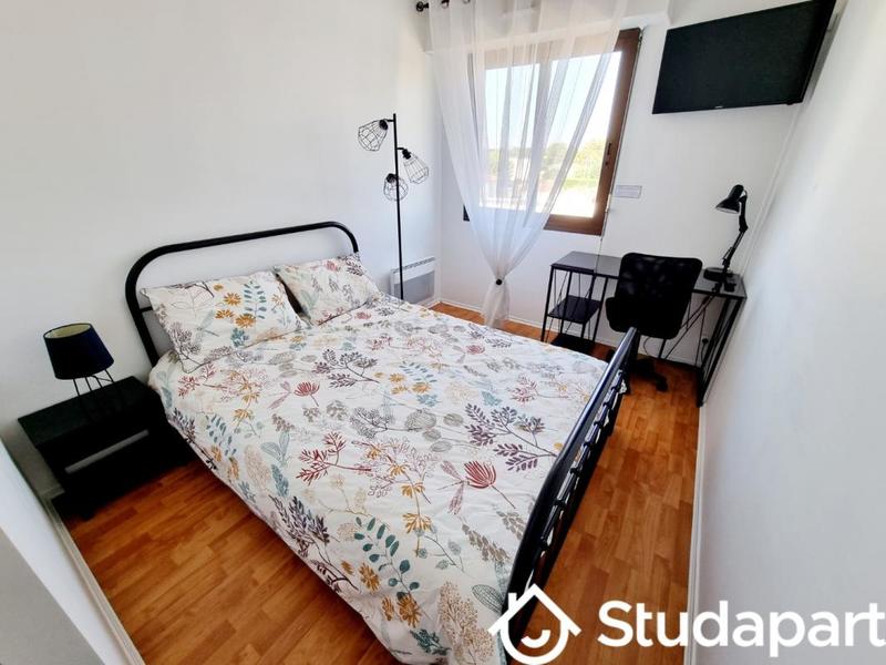 Chambre - 11 m² - 1 pièce