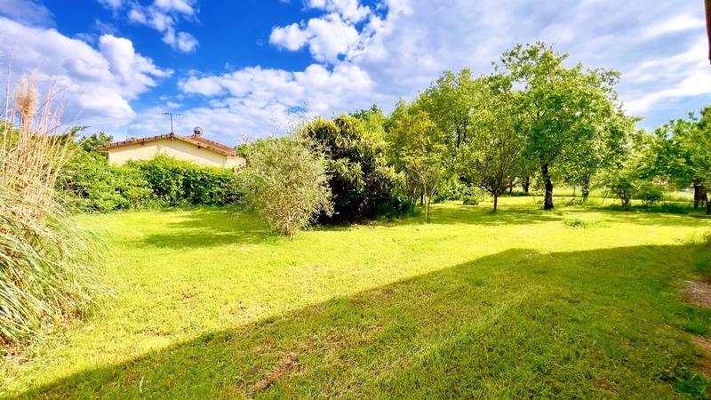 Maison - 300 m² - 9 pièces