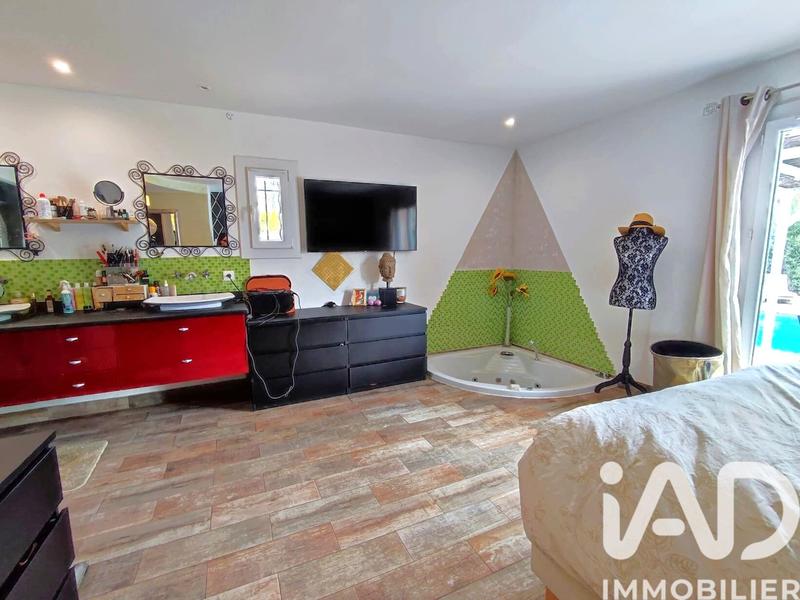 Maison - 187 m² - 8 pièces