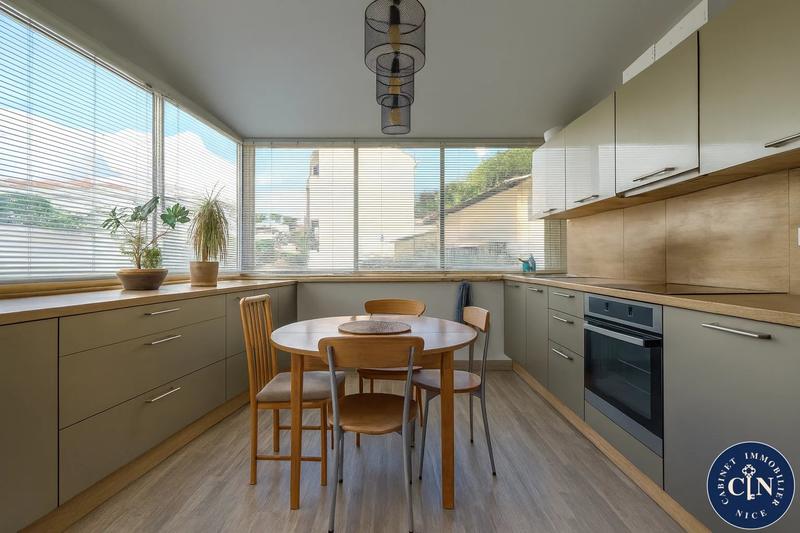 Appartement - 81 m² - 3 pièces