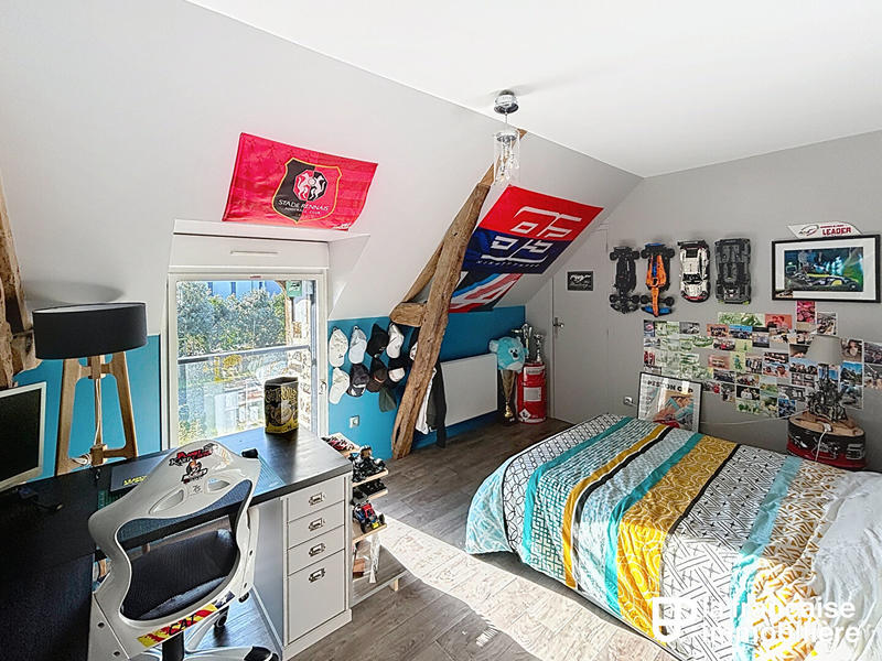 Maison - 231 m² - 6 pièces