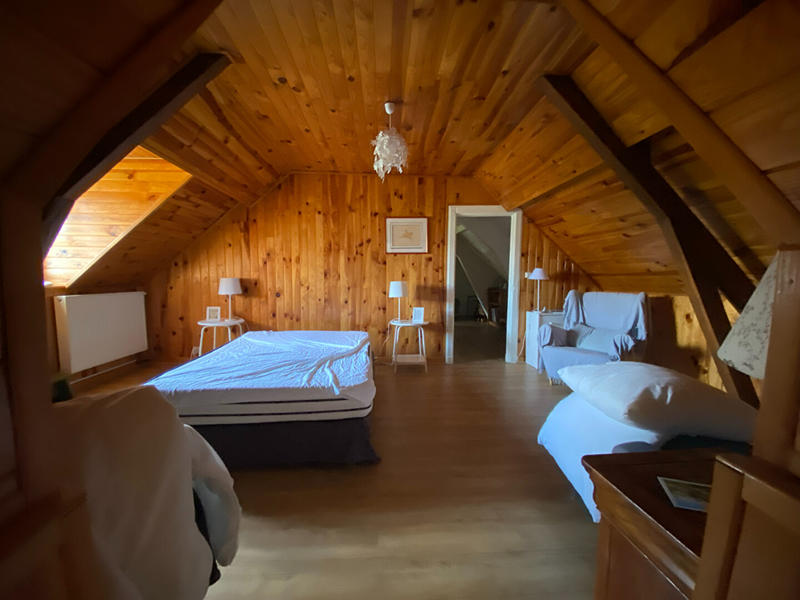 Maison - 260 m² - 9 pièces