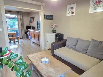 Maison - 94 m² - 6 pièces