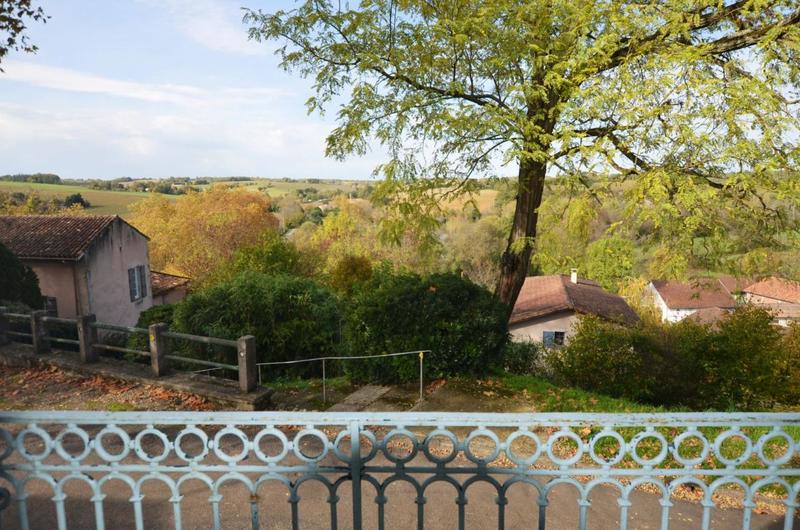 Maison - 210 m² - 7 pièces