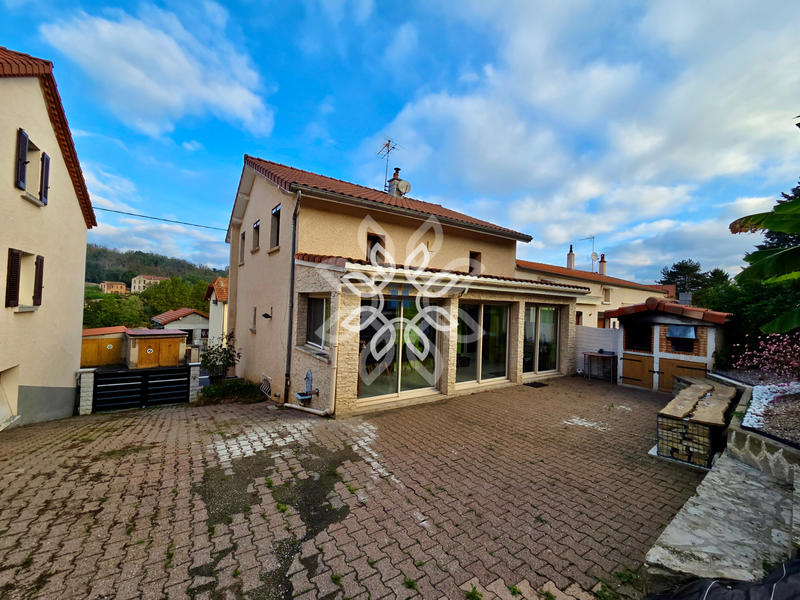 Maison - 140 m² - 7 pièces