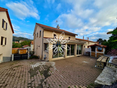 Maison - 140 m² - 7 pièces