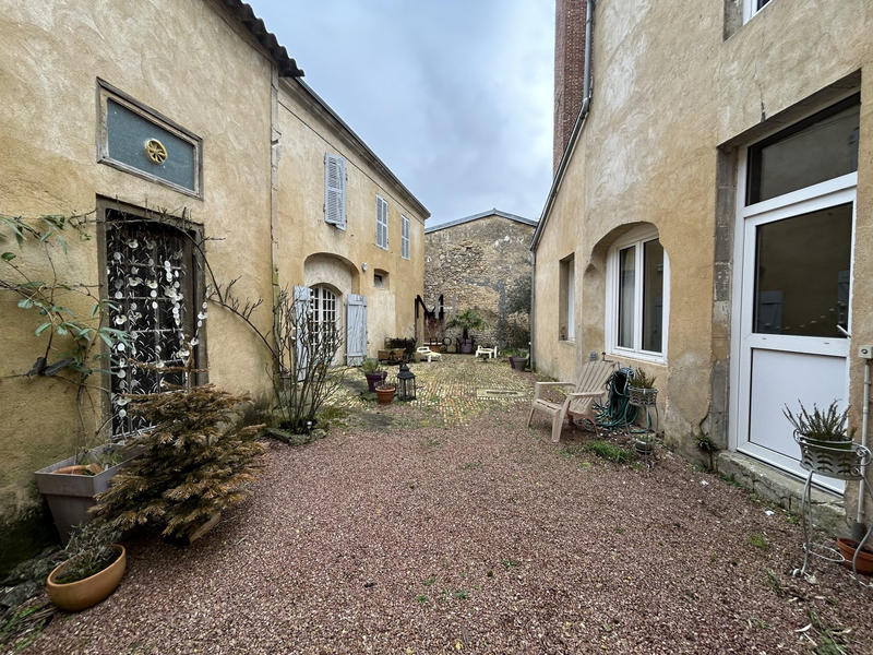 Maison - 183 m² - 8 pièces