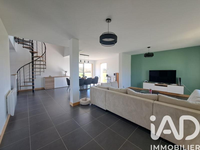 Maison - 138 m² - 6 pièces
