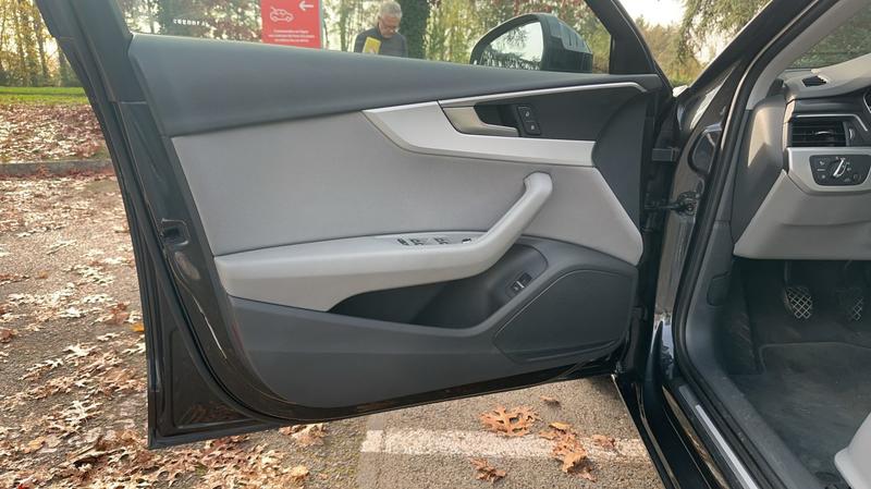 Audi A4 Avant 1.4 Tfsi 150 .