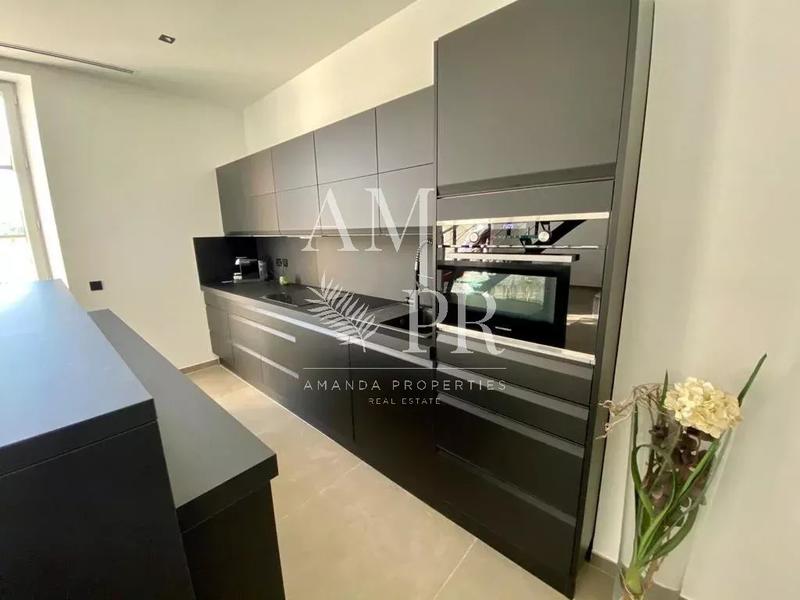 Appartement - 125 m² - 5 pièces