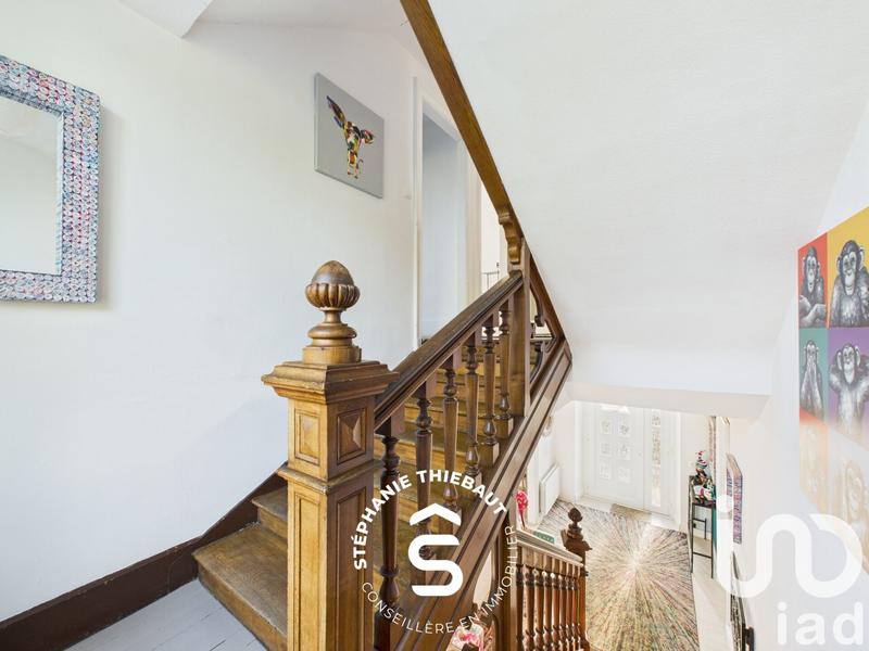 Maison - 245 m² - 9 pièces