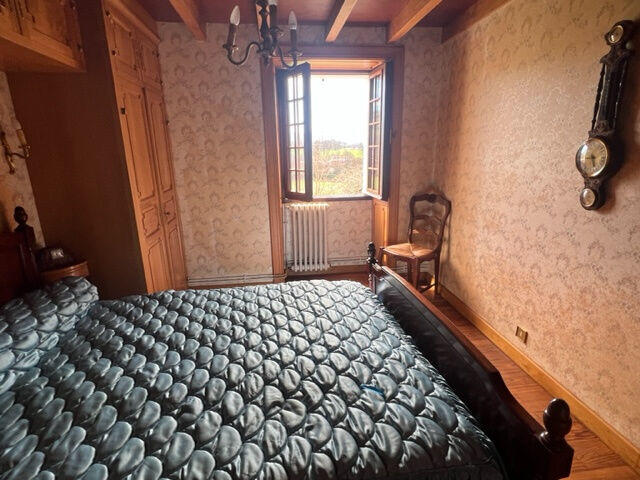 Maison - 214 m² - 10 pièces