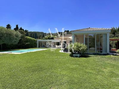 Villa - 175 m² - 3 pièces