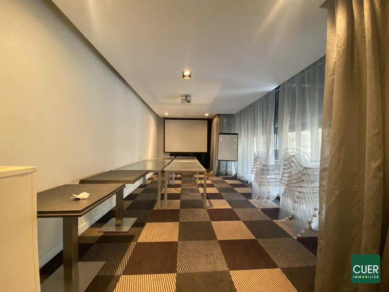 Local commercial - 263 m² - 5 pièces