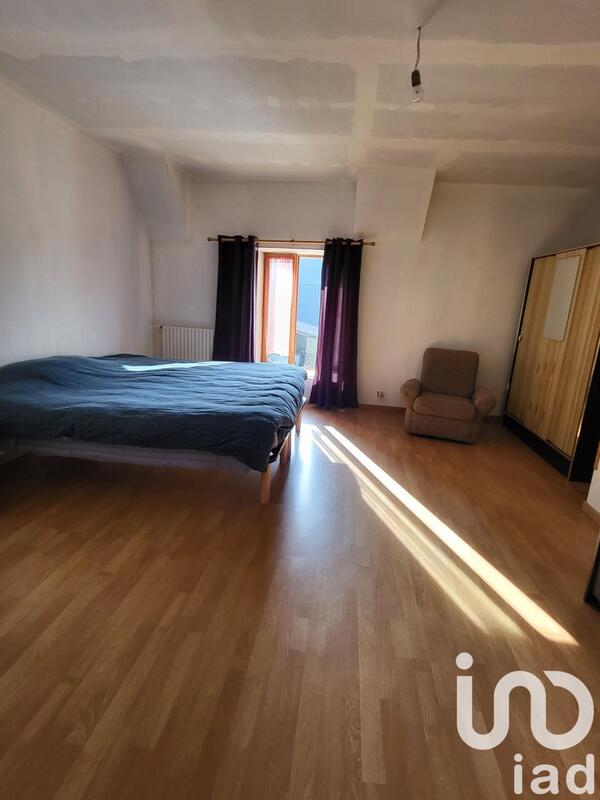 Maison - 186 m² - 7 pièces