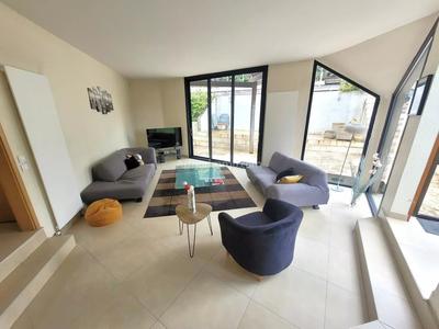 Maison - 156 m² - 8 pièces