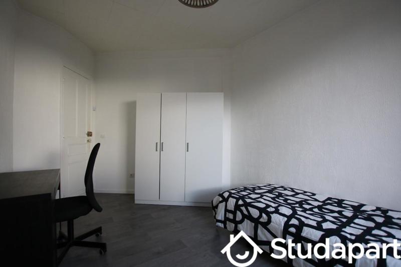 Chambre - 12 m² - 1 pièce